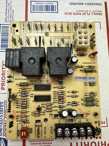 ST9120C 2010 - Honeywell furnace control Circuit board