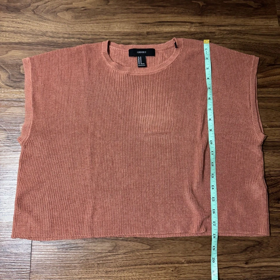 Blusa suéter sin mangas recortada Forever 21 marrón para mujer talla mediana Foto 4 de 4