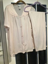 Vanity Fair Vintage Women's size large 42 Nylon Pajama set very light pink