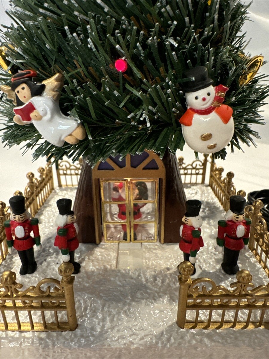 Vintage Maistro 1995 Evergreen Sentry Animated Illuminated Musical