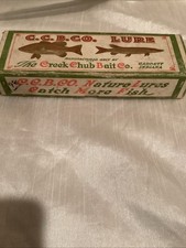 Rare Creek Chub Bait Co. Castrola des années 1940 en finition rouge