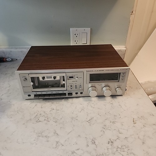 UNTESTED Vintage Sanyo PLUS D45 Stereo Cassette Deck (FOR PARTS/REPAIR)