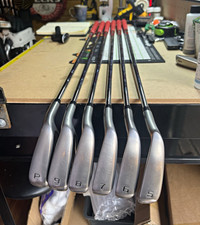 Cobra DS Adapt Iron Set 5-PW RH Stiff Steel Shafts KBS taper RH