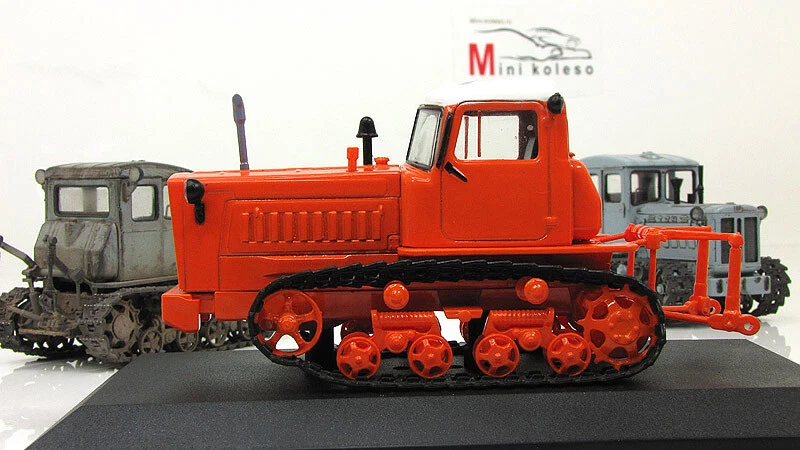 DT-75 Kasachstan 1963-2015 1/43 Hachette Russian Edition No. 138 - Image 2 of 3