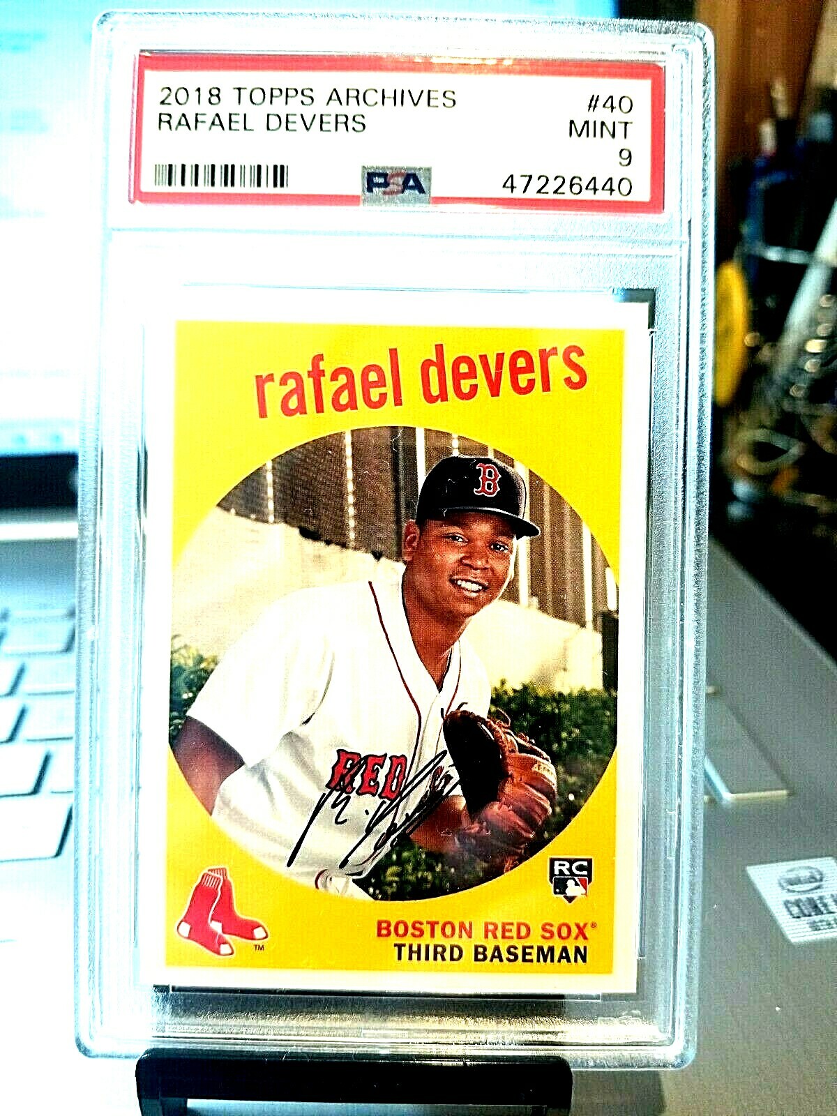 2018  RAFAEL DEVERS TOPPS ARCHIVES ROOKIE #40 MINT 9 ( Fresh From PSA.)