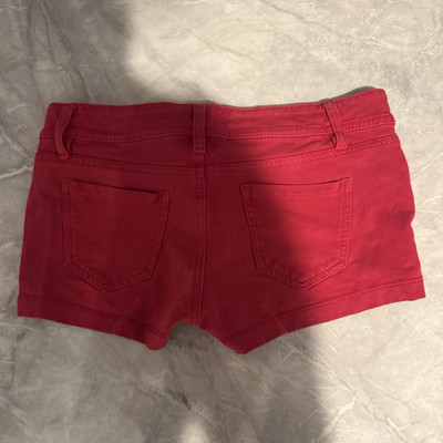 Vanilla Star Jeans Women's Red Solid Chino Shorts Size 3 Flat Front Zip