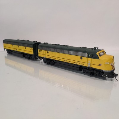 CUSTOM BUILT/PAINTED HO Chicago And North Western FP9/FP9B(?) Athearn Drive