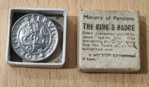 Original WW2 The Kings Badge For Loyal Service Lapel Badge in box Of issue