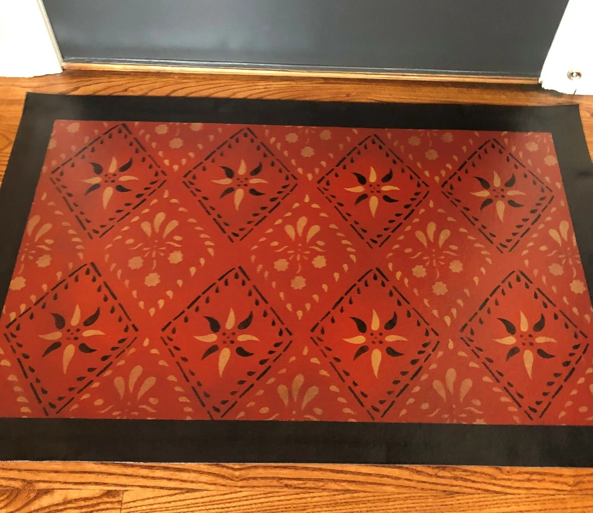 Early American Floorcloth Area Rug. Primitive Floor Cloth