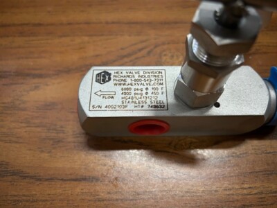 Hex Valve HG481U4131212 Stainless Steel 1/2'' Block and Bleed Valve