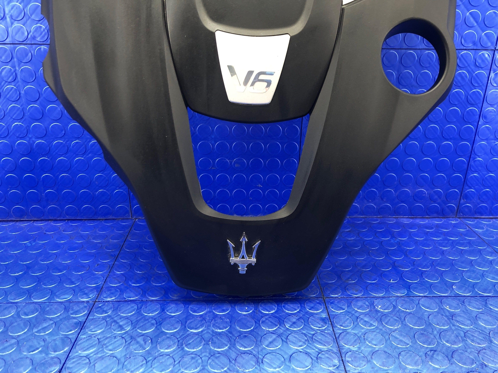 2017 2018 2019 2020 2021 2022 MASERATI LEVANTE OEM 3.0L ENGINE COVER TRIM PANEL