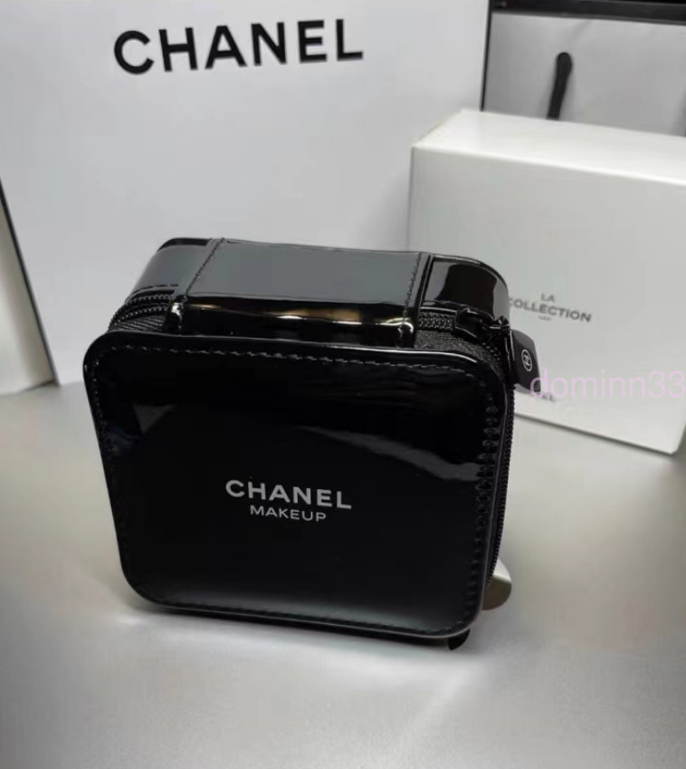 Chanel Beaute Clutch Travel Pouch Lipstick Case Black Glossy Mirror Jewelry  box