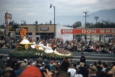 ROSE PARADE FLOAT Found SLIDE Photo VINTAGE 35mm 1950's PASADENA T 312 LA 92 R