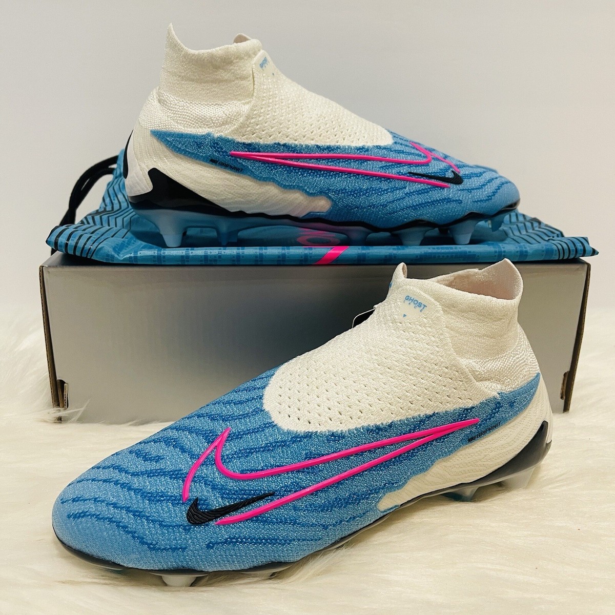 Men's Size 7 - Nike Gripknit Phantom GX Elite Dynamic Fit SG Men's Size 7 - Nike Gripknit Phantom GX Elite Dynamic Fit SG