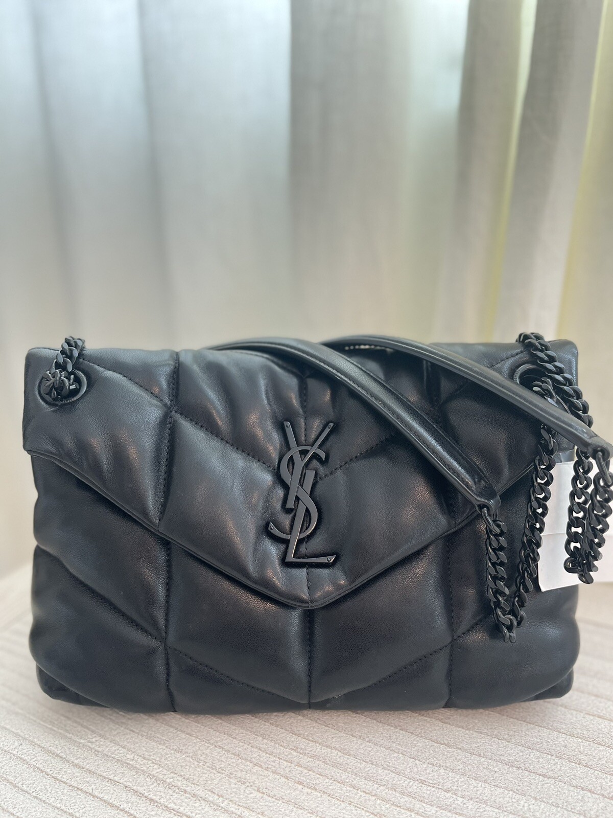 Saint Laurent Borsa a tracolla piccola Loulou Puffer in pelle trapuntata nera