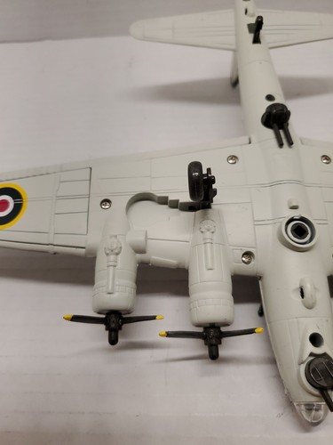 Vintage New Ray Toys B-17 Bomber WWII Flying Fortress - Picture 5 of 9