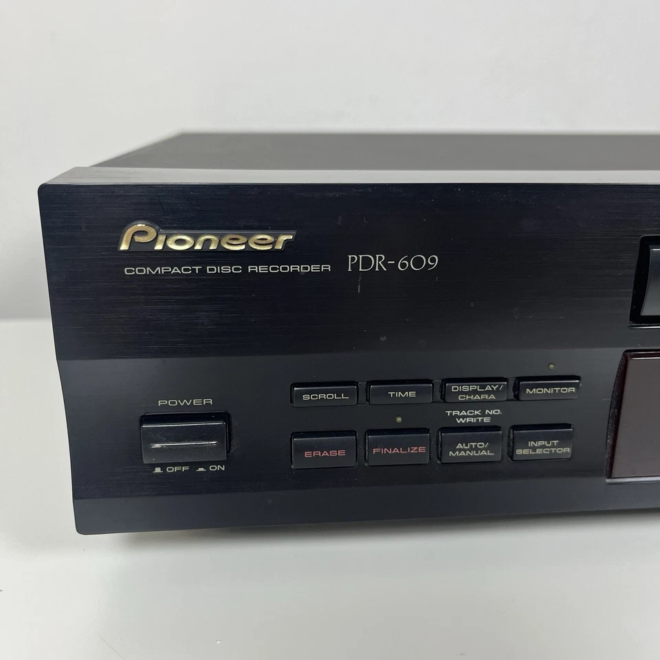 Pioneer PDR-609 CD Recorder/Player with Remote and Manual - Boxed - Image 4 of 4