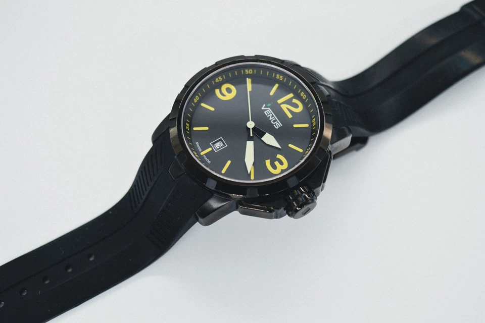 Venus Chroma 1312 Swiss Made Quartz Watch 47mm Rubber Strap 100m Water Resistant - Image 3 of 4