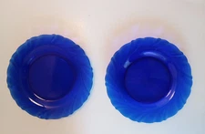 2 Vintage Duralex Bormioli Rocco France COBALT BLUE Swirl Glass 7.75" Plates