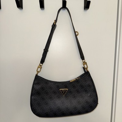 GUESS Noelle Quattro G Shoulder Bag Latte Logo Pre-Owned Small