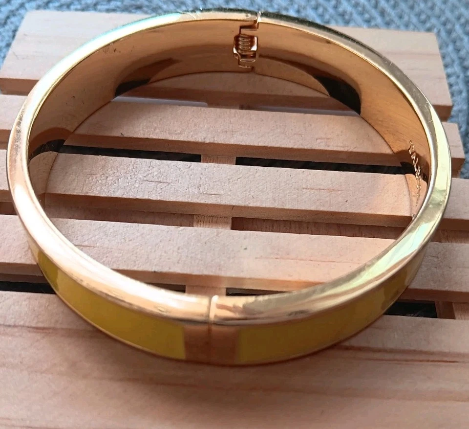 Pulsera Bisagra TALBOTS Amarillo Limón, Tono Dorado 2 5" A Través Foto 4 de 4