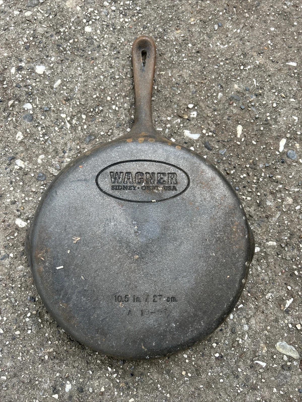Wagner Sidney Ohio USA 10.5 Inch Cast Iron Skillet