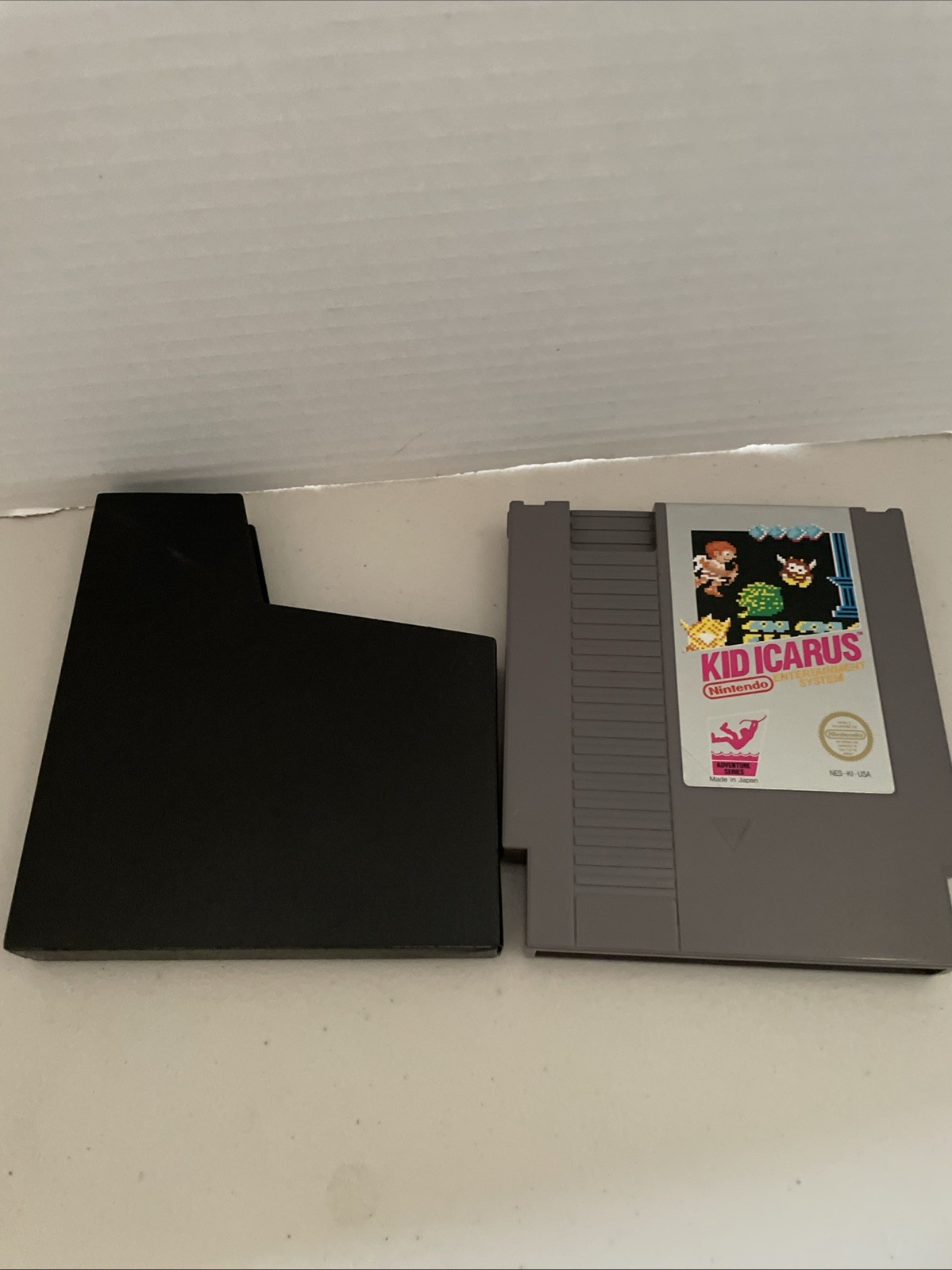 Nintendo NES Kid Icarus Game Cartridge Dust Cover Cleaned Very Good Condition