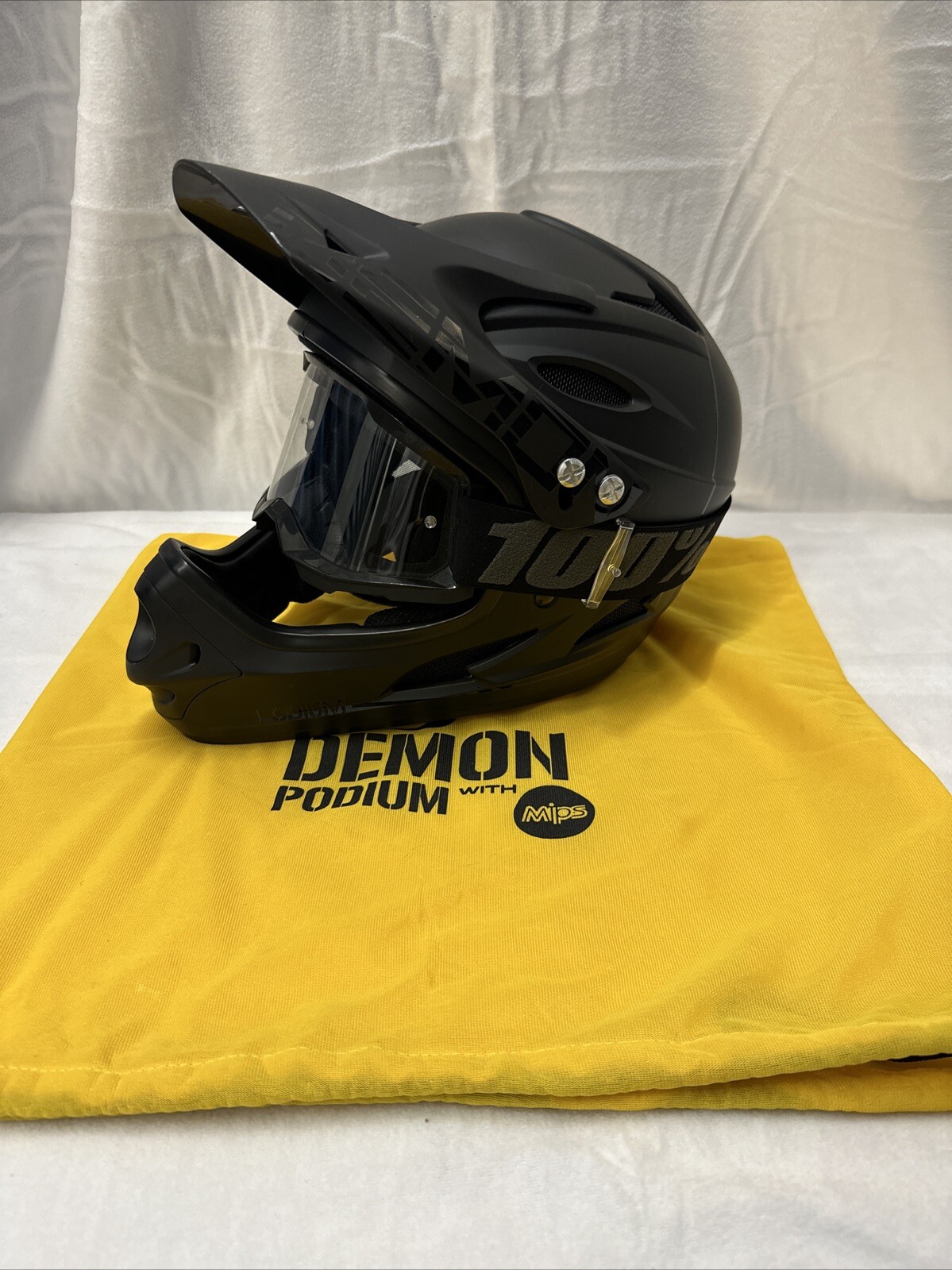 Helmet Size Lg W/dustbag