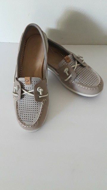 sperry coil ivy boat shoe