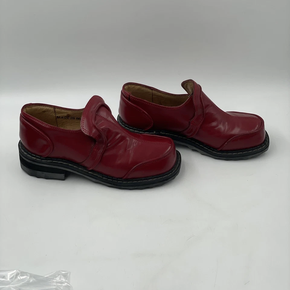 Mocassim de couro vermelho cereja John Fluevog vintage tamanho 6 salto robusto Y2K - Imagem 2 de 4