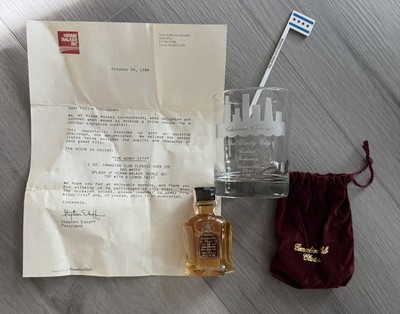 Rare Vintage 1988 Chicago / Hiram Walker Whisky Collectible Set