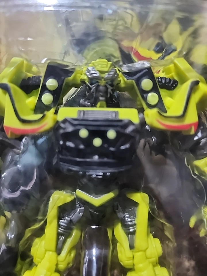 Transformers Revenge Of The Fallen Robot Replicas Autobot Ratchet 2008  - Image 3 of 4