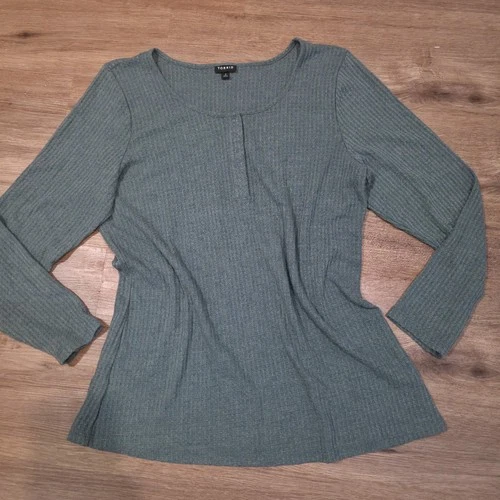 Torrid Sage Green Waffle Ribbed Knit Long Sleeve Henley Top Plus Size 2 2X... video thumbnail