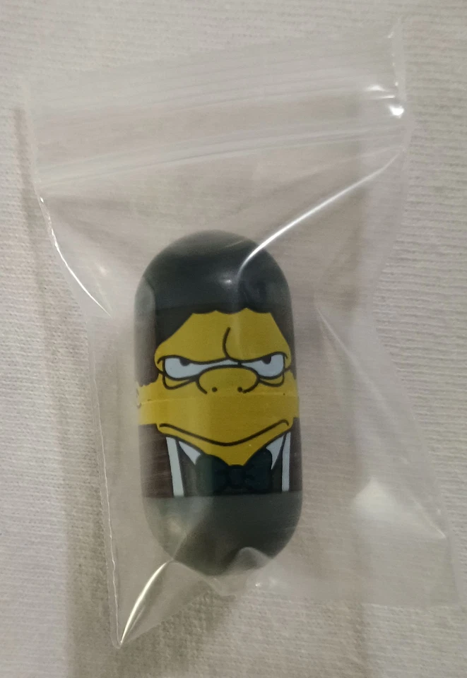 VINTAGE APOSENTADO SPIN MASTER 2004 OS SIMPSONS MAY BEANZ NÚMERO 27 MOE BEAN - Imagem 3 de 4