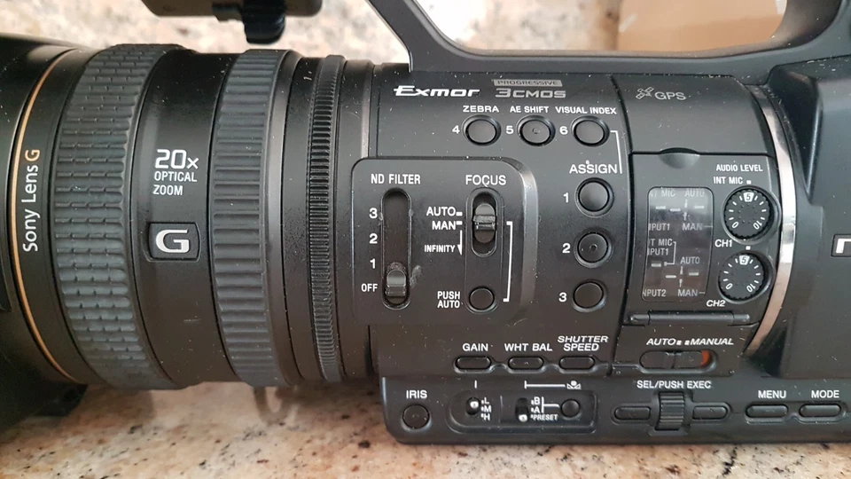 Sony HXR-NX5 Camcorder - Bild 2 von 4