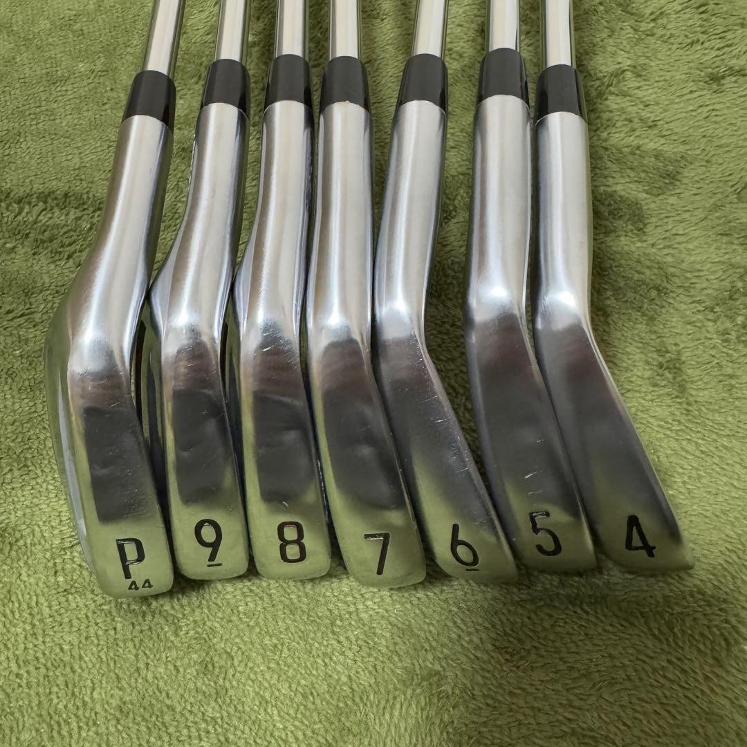 Titleist T100S Left-Handed Iron Set 4-P Dynamic Gold S200