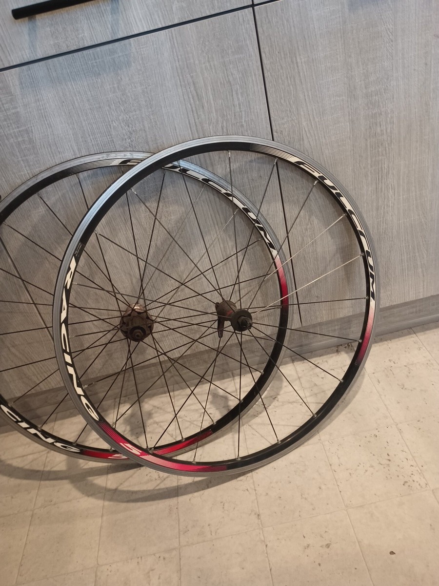 Fulcrum Racing 5 24/20 Bladed Spoke 700C Aluminum Road Bike