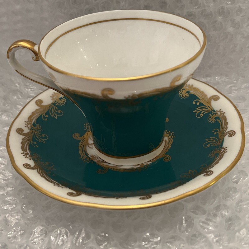 Vintage Aynsley Floral Teacup pink cabbage roses, black green RARE * England