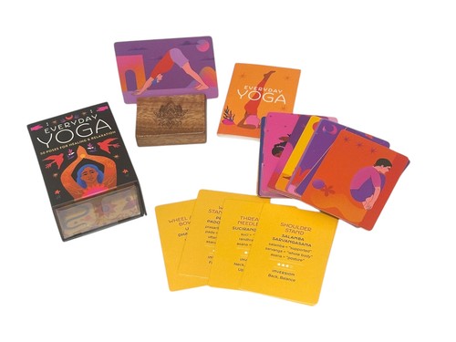 Everyday Yoga 50 poses for healing and relaxation mini book set portable deck - Imagen 2 de 7