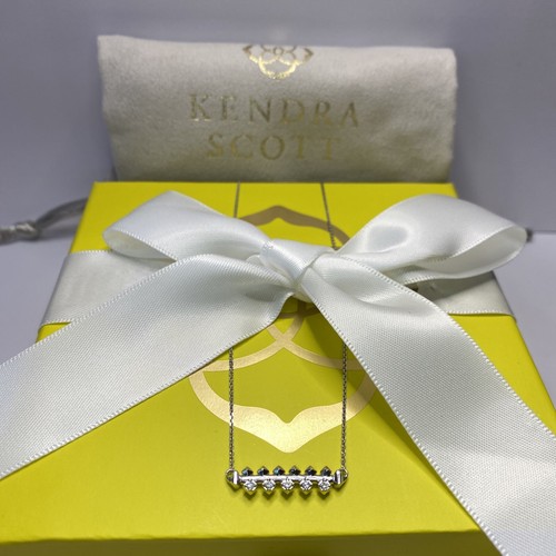 Collana Ciondolo Pavimentazione Barra Diamante Designer Kendra Scott Oro Bianco 14k $800 - Foto 10 di 16