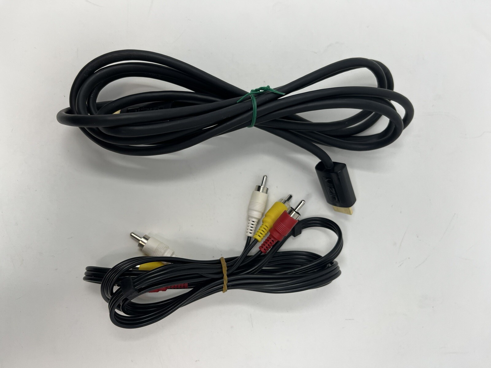 Samsung BDE5900 3D BluRay Player w/ HDMI and AV Cables NO REMOTE