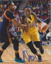 Jewell Loyd Autographed 8x10 Seattle Storm Gold Mamba D905