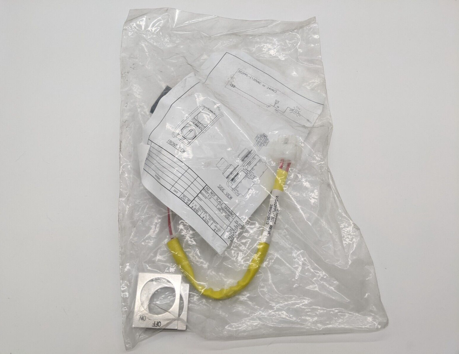 ABB SS2PPL-120V / V-SS2PPL-120V Pilot Kit Green Light Selector Switch ON/OFF NOS