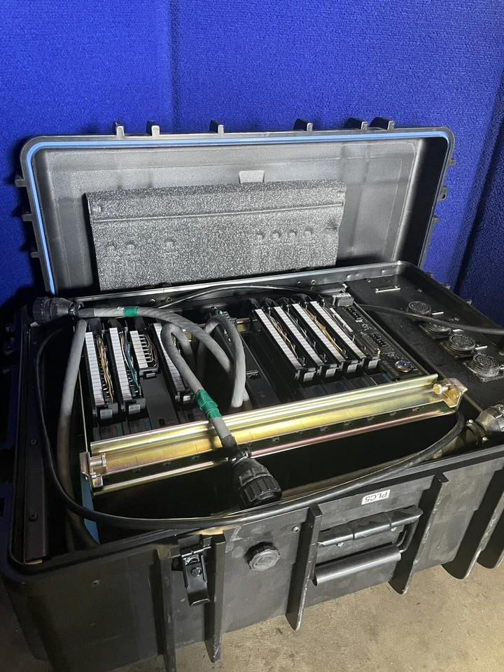 Chasis de E/S Allen Bradley AB 1771-A3B1/B 12 ranuras con 9 módulos y PLC-5/40 Foto 2 de 4