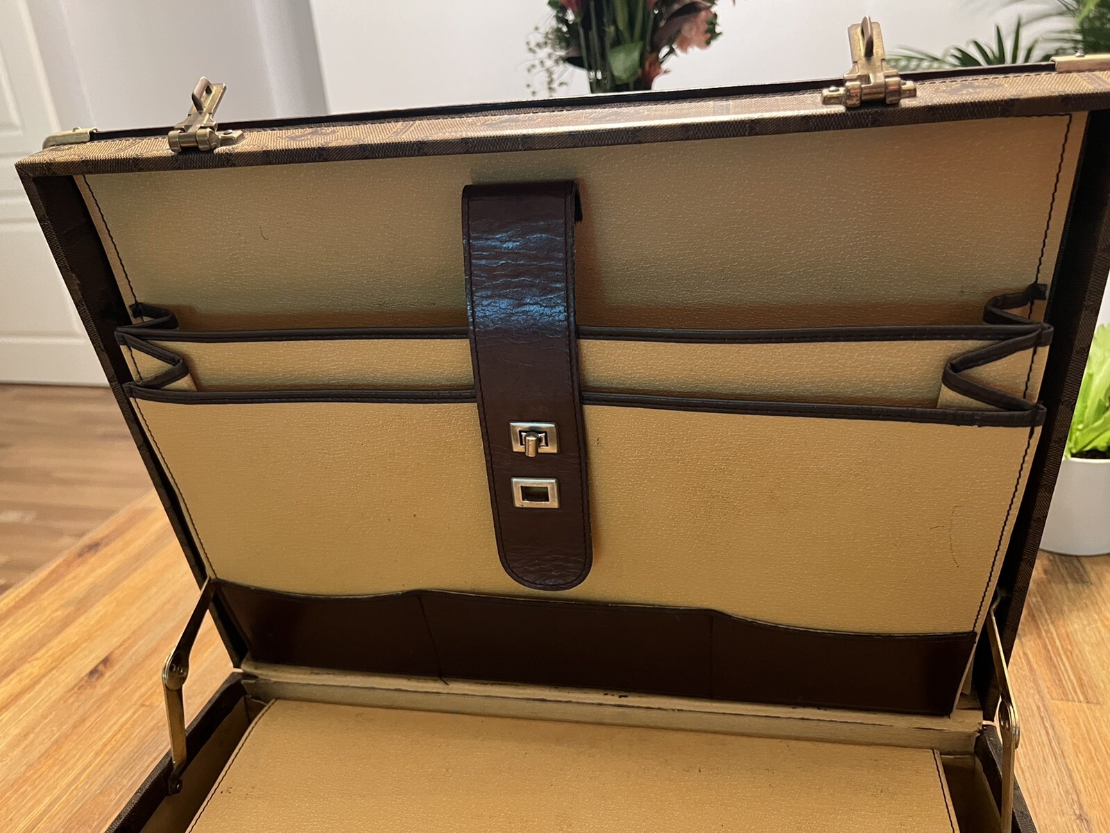 Ferrari Leather Briefcase VINTAGE COLLECTIBLE1970s OEM