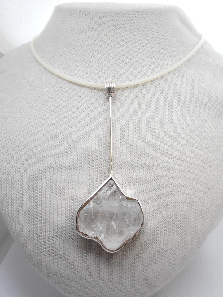 Ciondolo in Argento 925 con Quarzo naturale e Girocollo trasparente - Immagine 3 di 4