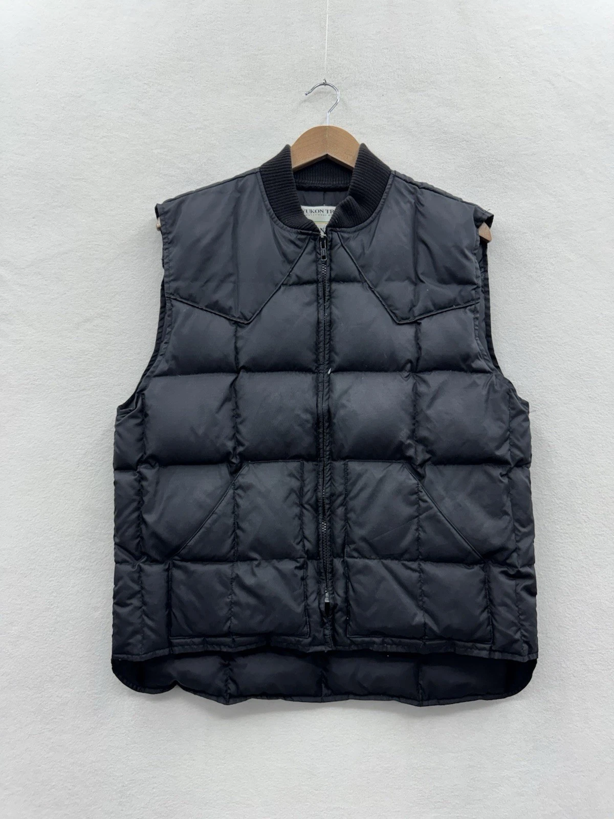 Vintage Yukon Trail Men’s Medium Black Vest Down Filled