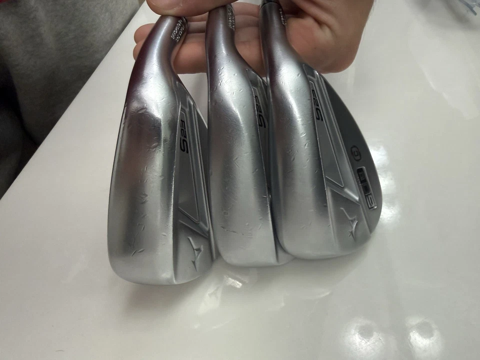 Mizuno JPX 923 Hot Metal Pro Wedge Set 60 56 52. Right Hand - Image 4 of 4