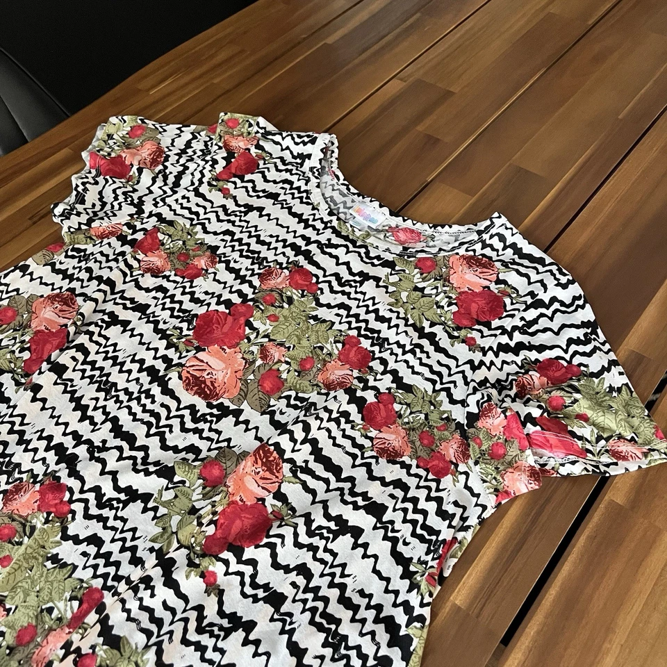 LuLaRoe Womens Dress Size 2XL Carly Pullover Hi Lo Roses Black White Stripes - Image 4 of 4