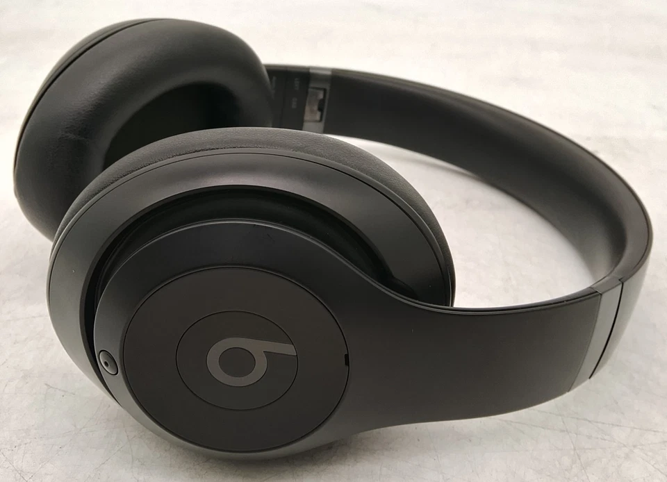 Beats Studio Pro, photo 1 of 5